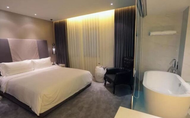 FX Hotel Shanghai Bund at Nanjing East Road