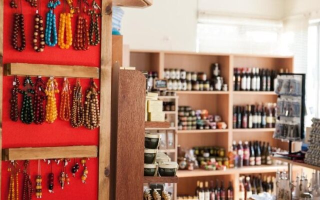 Nirrides Apts Sutdios