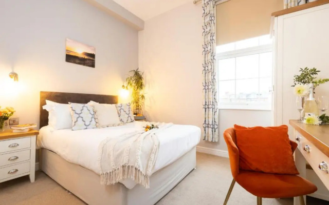 The Clarence Gardens Hotel, BW Signature Collection