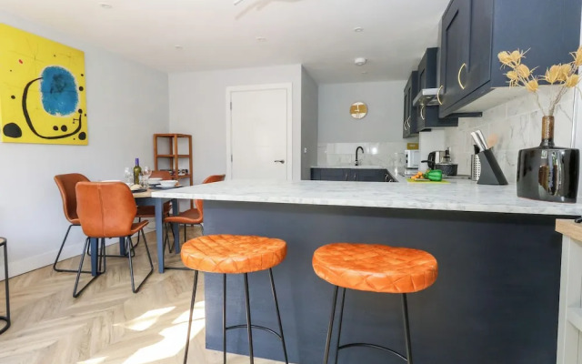 Flat 6, Thornlow Heights