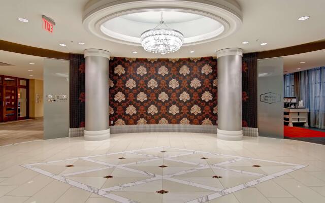 Hampton Inn & Suites Cincinnati-Downtown