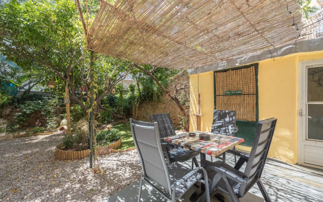 Athens Garden House - Heated Jacuzzi - free bikes