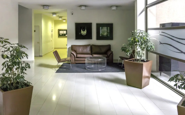 Plaza Suites Apartments