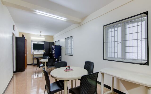Royal Stay by OYO Rooms