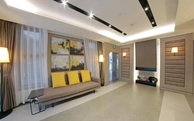 Home Inn Plus (Beijing Agriculture Exhibition Center Changhong Bridge)