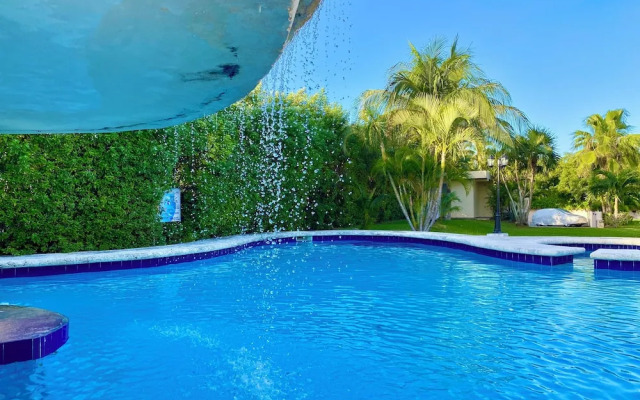 Cascada by Andiani Travel