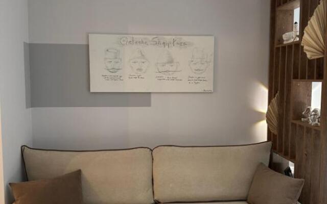 4SeasonsGea , Studio Apartment In Heart Of Tirana