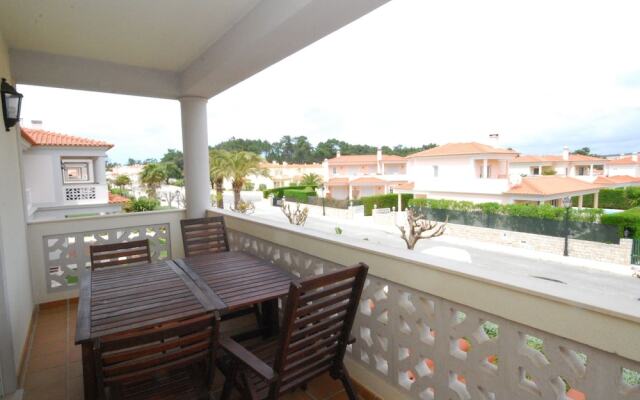 Modern Apartment in Óbidos With Pool