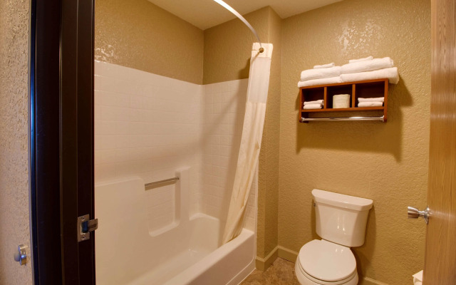 Best Western Harbour Pointe Lakefront