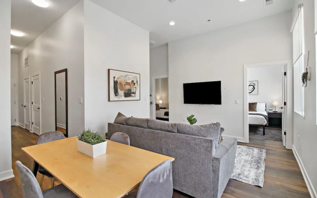 Stylish 4BR Stay - State rep