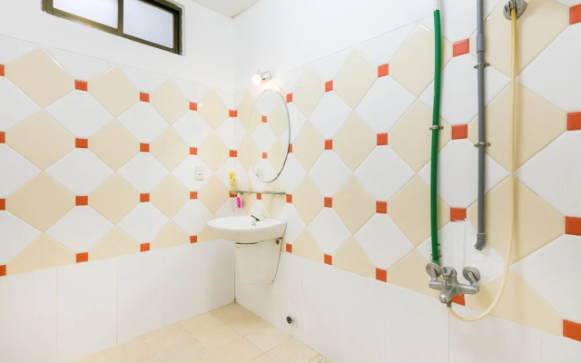 OYO 626 Quy Loc Hotel