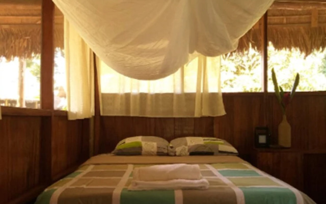Tres Chimbadas Lake Lodge
