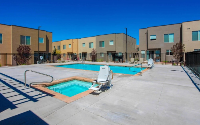 Luxury Moab Vacation Rental w/ Pool Access!