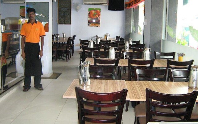 RedDoorz Premium @ Serangoon (SG Clean, Staycation Approved)