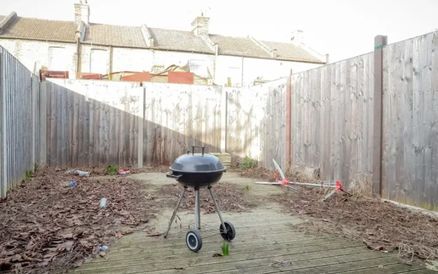 Coronation Road - Deluxe En Suite Room