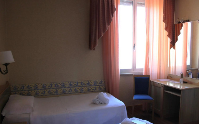 Phi Hotel Ambra