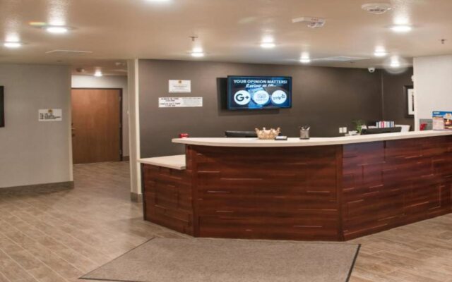 My Place Hotel - Overland Park