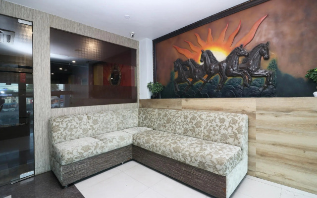 OYO 8657 Hotel Royal Castle