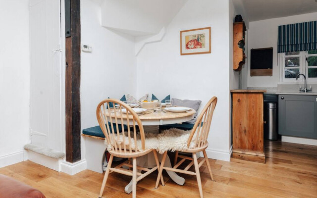Chalk House - Pet Friendly - From 125 Per Night