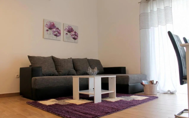 Apartments with a parking space Podaca, Makarska - 15475