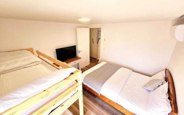 Peers Guest House