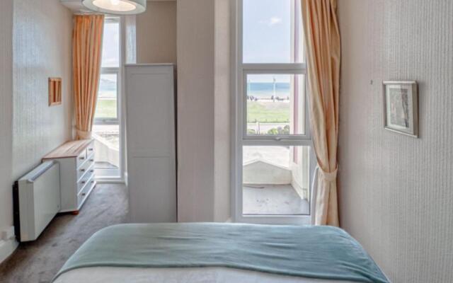 Apartment 2 - 1 Bedroom Sea Front-Sea Views-Free Parking