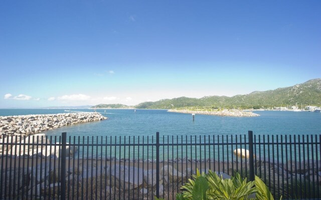 1 Bright Point Apartment 3102