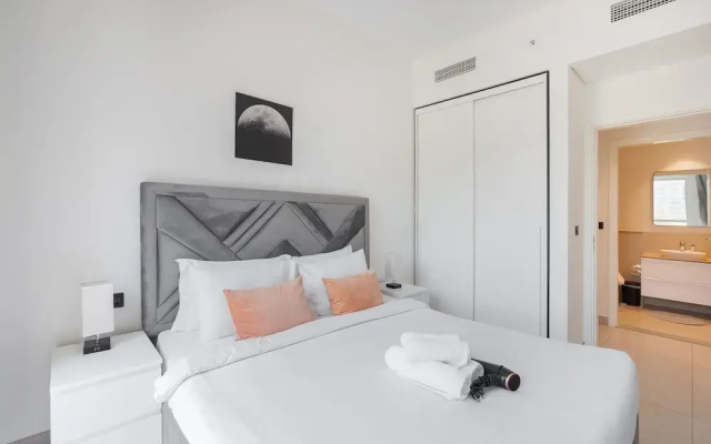 Dubai Hills Sleeps 4 in a Great Location