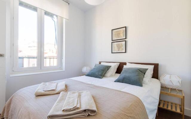 Tu hogar en La Latina en Calle Tabernillas by Batuecas