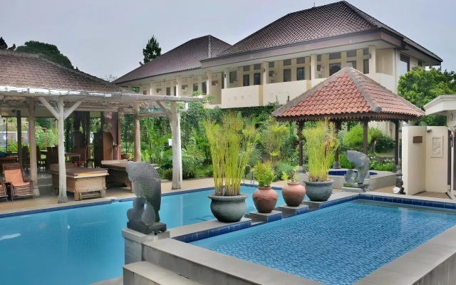 Taman Teratai Hotel