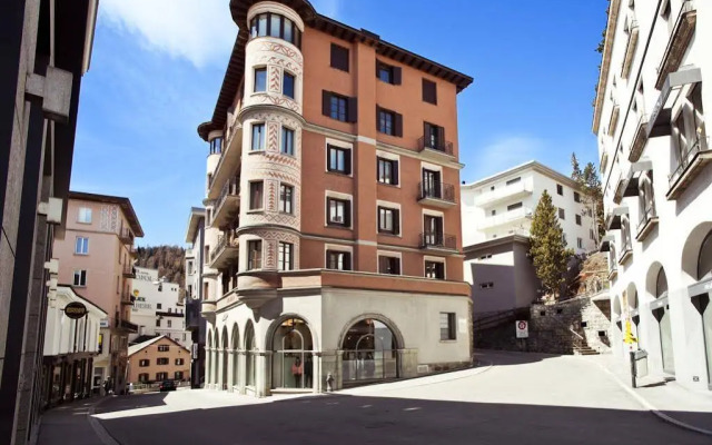 Top of the World Apartment