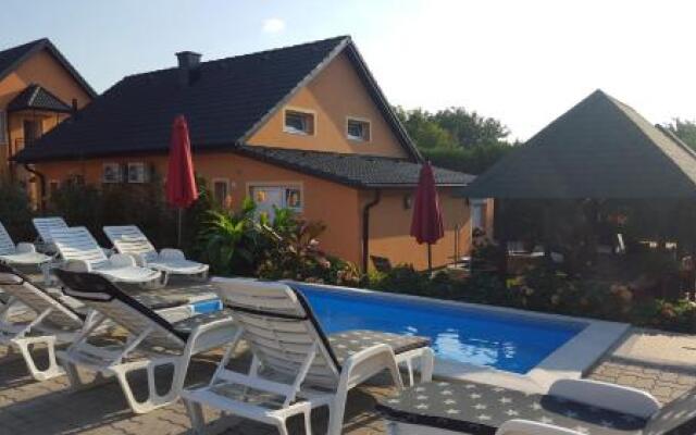 Richie I Apartman & Pool