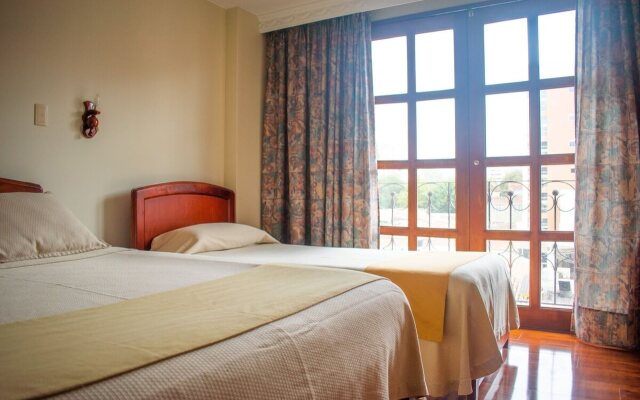 Hotel Dinastia Real