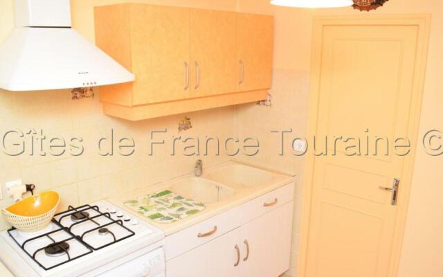 Gîte La Tour-Saint-Gelin, 3 pièces, 5 personnes - FR-1-381-434