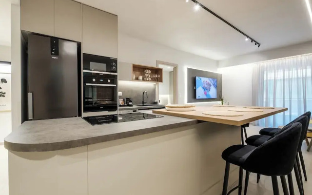 Exceptional Acropolis Suite by Cloudkeys