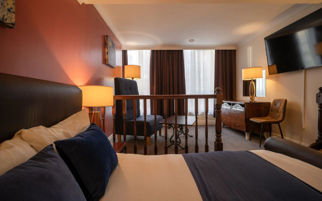 Britannia Sachas Hotel