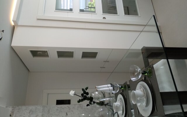 Sur Suites Pauli 2