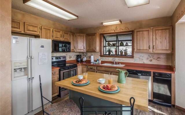 Lindleys Valley View - Three Bedroom Cabin