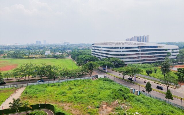 Homey And Restful Studio Room At Sky House Bsd Apartment