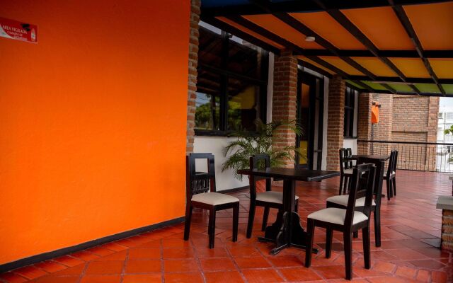 Hotel Sansiraka Suites By GEH Suites