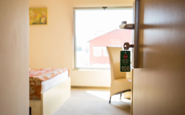 Stop Hotel