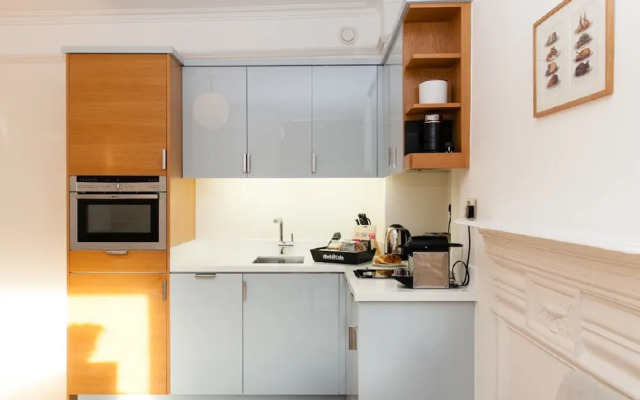Blueprint Apartments-No 5 Doughty Street