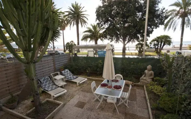 The Private Garden of the Promenade