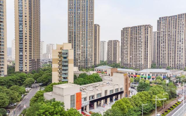 Elan Inn Suzhou Dongsha Lake Xinghua Street Light Luxury