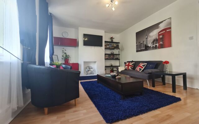 Lovely Large London Apartment, Near Stratford