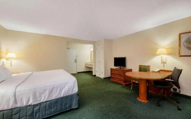 La Quinta Inn Cleveland Independence