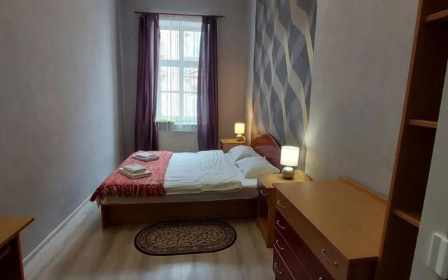 2 Bedroom apartment on Tomashivskogo Street 7