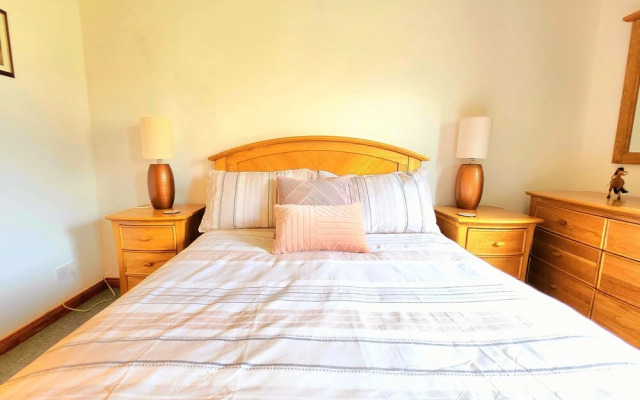 Boutique 4-Bed Home in Inverness