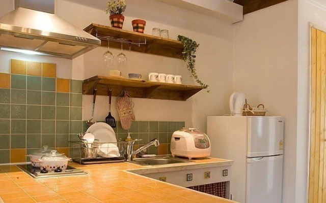 Little Provence Pension