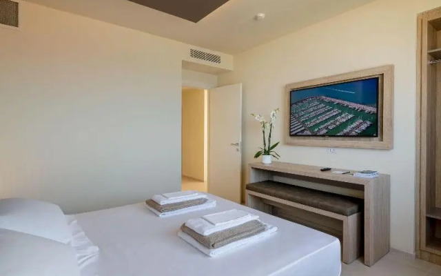 Palace Lido Hotel Suites